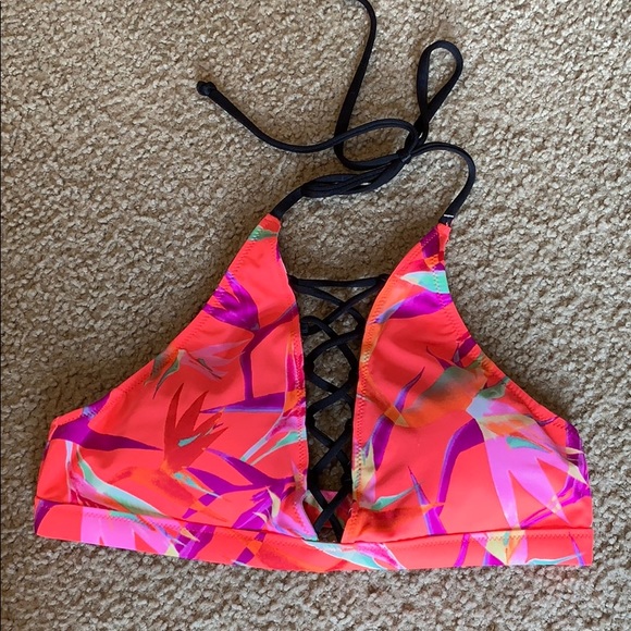 Bikini - Picture 2 of 4